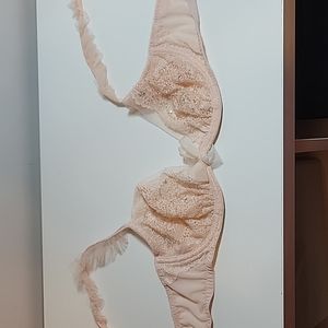 Victoria's Secret unlined bra, peach/ivory, Size 36C